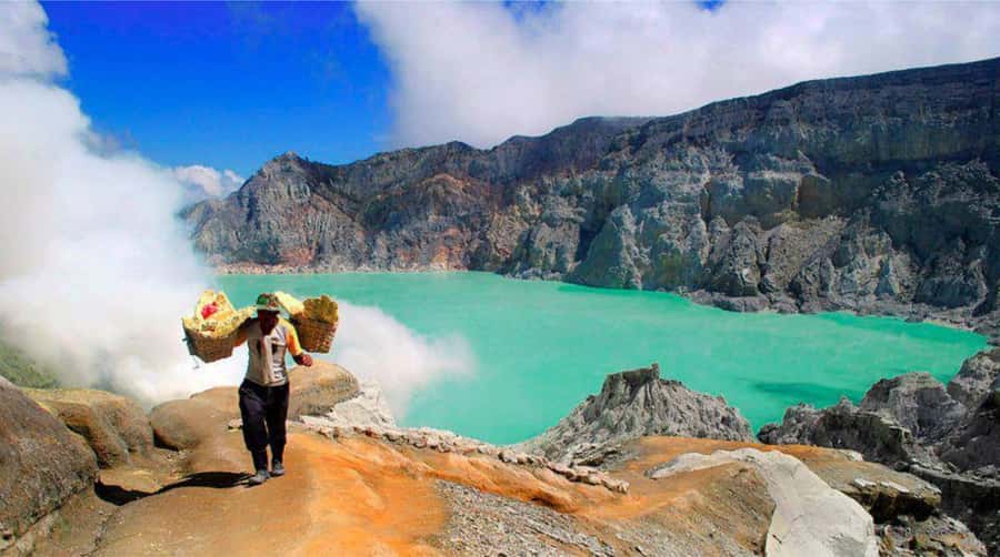 From Yogyakarta: Bromo & Ijen 3-Day Tour with Bali Drop-off - What to pack: warm layers, hygiene kit, and document basics