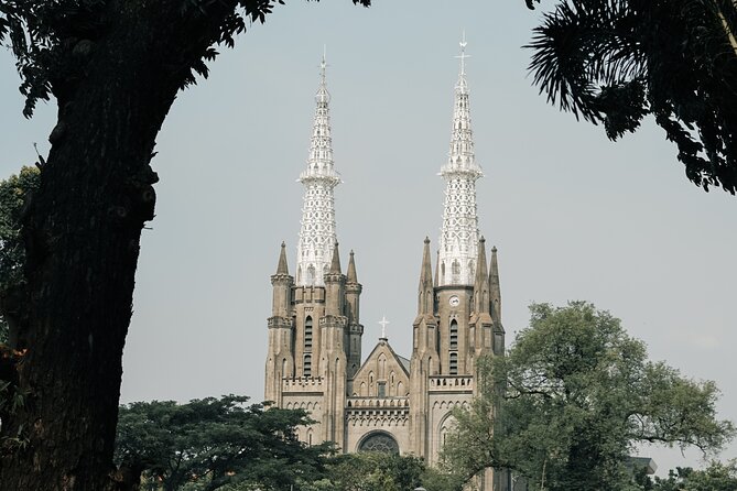 Full Day Private Jakarta Tour(Inc Lunch, Puppet show, & Souvenir) - Makutharama Puppet Studio and Wayang Kulit: the storytelling part you should watch closely