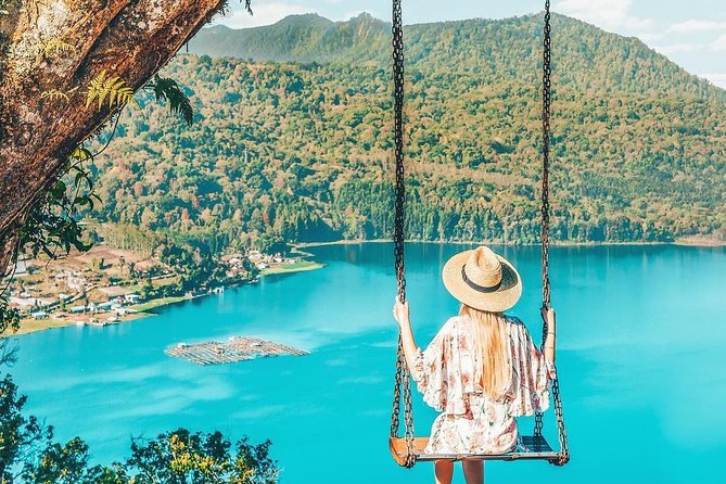 Full-Day Private North Bali Tour with Free WiFi - Ulun Danu Bratan on Lake Beratan: temple and highland lake air