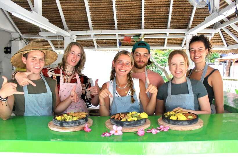 Gili air: Kaktus traditional cooking class - What You Eat: You Cook It, Then You Sit Down With It
