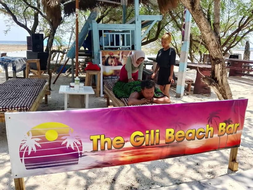 Gili Trawangan: Beach Massage with Sunset and Cocktail - Value at $18: what you are really paying for