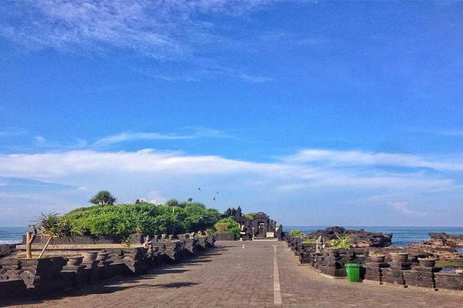 Half-Day Taman Ayun UNESCO and Tanah Lot Temple with private Car - Included tickets and a driver who can guide the experience