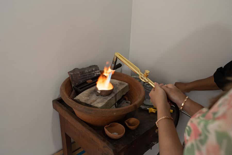 Hands-On Silver Jewelry Making Near Ubud's Monkey Forest - Language and communication in a craft setting