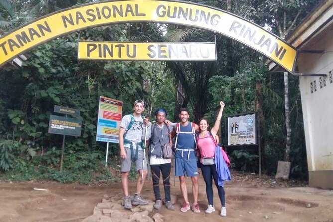 Hiking Rinjani 3 days 2 nights summit - Lake - Guides and porters: the team that keeps you moving when it hurts