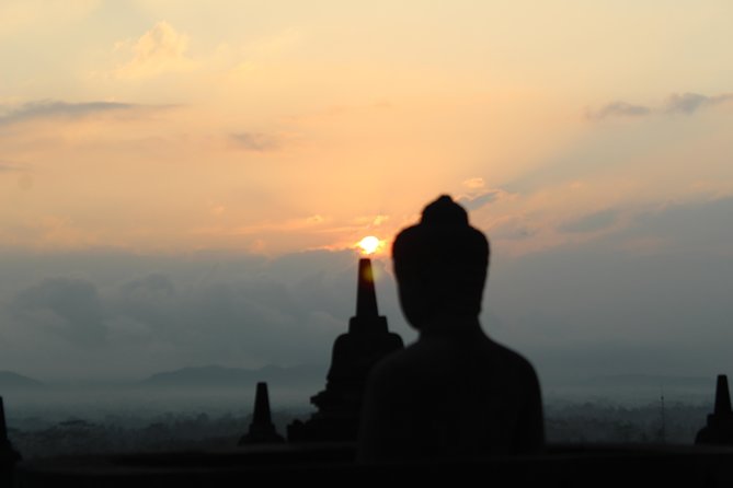 Hill's Sunrise and Temples Tour from Yogyakarta - The second Borobudur stop and the market time you might appreciate