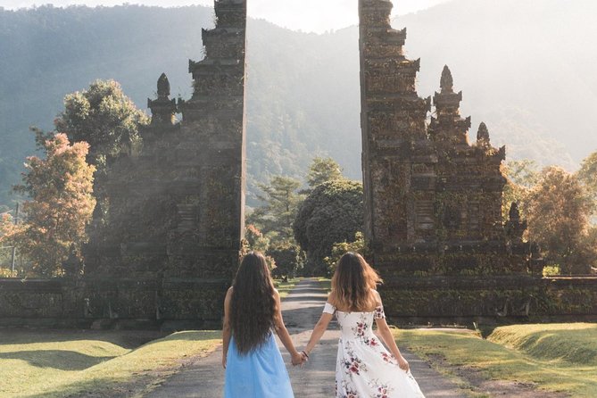 Instagram Tour in Bali: The Most Beautiful Spots - Stop 4: Ulun Danu Beratan Temple Floating on the Lake