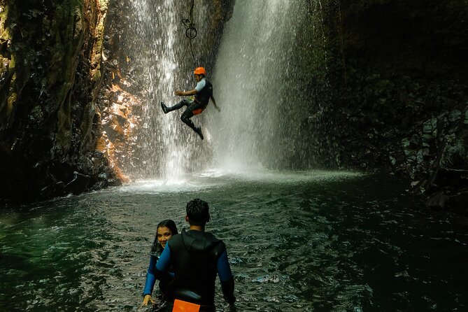 Intermediate canyoning tour in Bali " Maboya Canyon " - Group size and safety: why this tour feels controlled