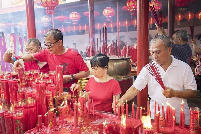 Jakarta Full-Day Highlights Tour with Transfer - Makutharama Puppet Studio and Kota Intan Drawbridge