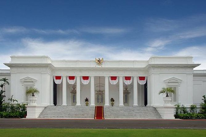 Jakarta Half-Day Guided Tour with a Private Fun Local Host - The flow of the itinerary: from Merdeka to Old Town in one move
