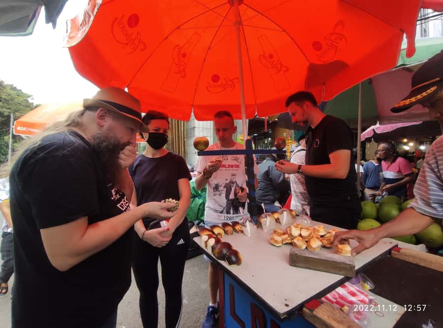 Jakarta: Highlights Capital City with Canal Boat Tour - Istiqlal Mosque and Cathedral: respectful viewpoints with a local guide