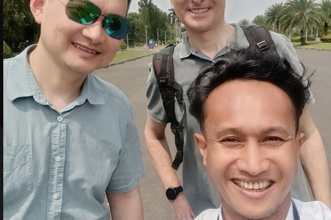 Jakarta Indonesian Culture in half Day - Istiqlal to the Presidential Palace area: quick passes with big landmark value