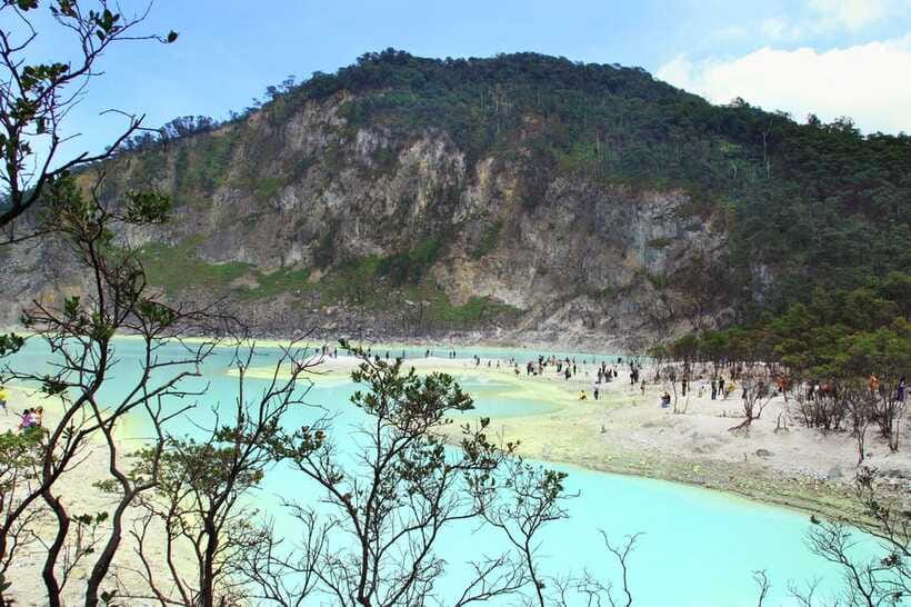 Jakarta: Volcano, Suspension Bridge, and Hot Spring Tour - Should You Book This Jakarta Volcano, Bridge, Hot Springs, and Tea Tour?