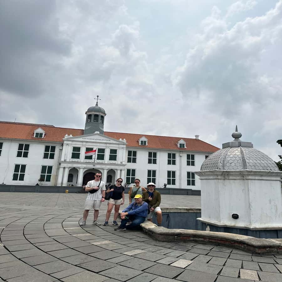 Jakarta Walking Tour: Explore Jakarta as the Locals do - A 3-Hour Jakarta Circuit Built Around Real Commuters