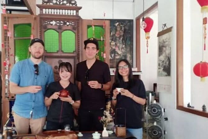 Jakarta Walking Tour with Public Transportation Visiting Sites - Kota Station to Juanda: The Train Ride That Changes the Whole Vibe