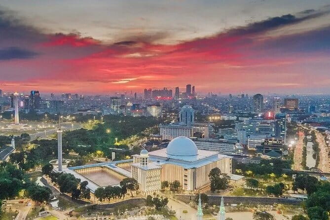 Jakarta Walking Tour with Public Transportation Visiting Sites - Selamat Datang Monument and MONAS: Photo Stops With City Scale