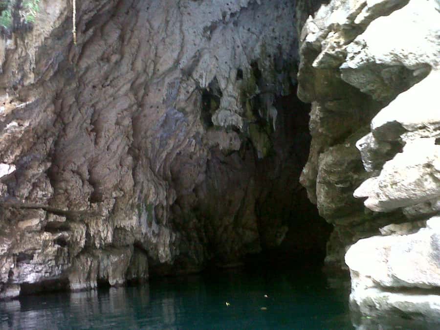 jomblang cave & pindul cave including guides, lunch & ticket - Pindul Cave: riding the donut boat on the Oyo River