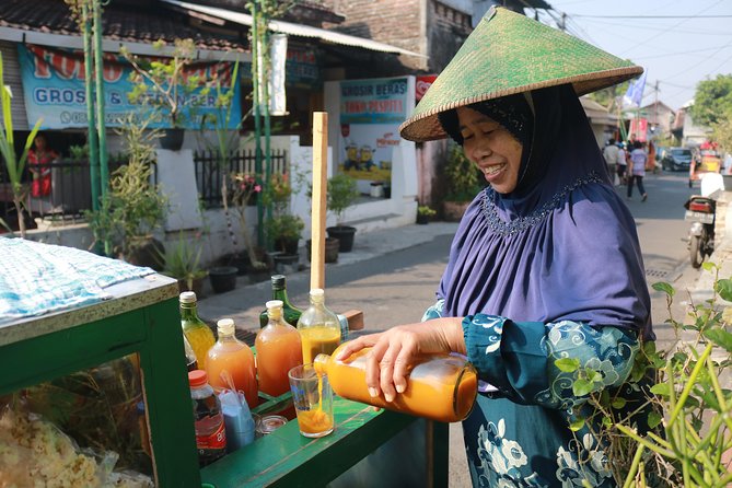 Kotagede Royal Route - Cycling Tour - Food stops that feel connected to the streets