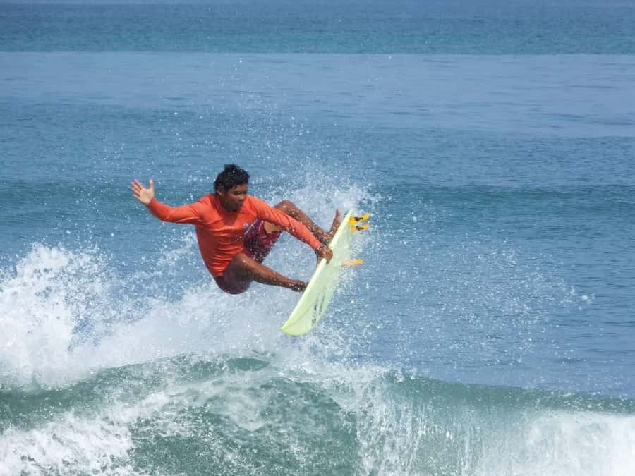 Kuta/Bali: Private Beginner & Intermediate Surf Lessons - Price and value: about $13 for 1.5 hours of coaching