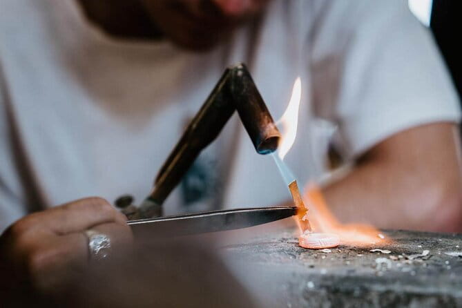 Kuta Bali Silver Jewelry Making Class Near Kuta Beach - Timing, Group Size, and What to Expect When You Walk In