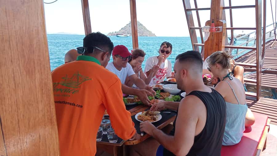 Labuan Bajo: 2D1N Komodo & Pink Beach Shared Boat Tour - From Labuan Bajo to Komodo in 36 Hours: The Real Value