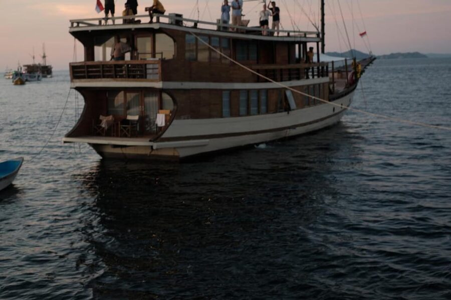 Labuan Bajo: 3-Day Komodo Island and Pink Beach Tour - Day 3: Taka Makassar Wrap-Up, Sebayur, and Kanawa Island