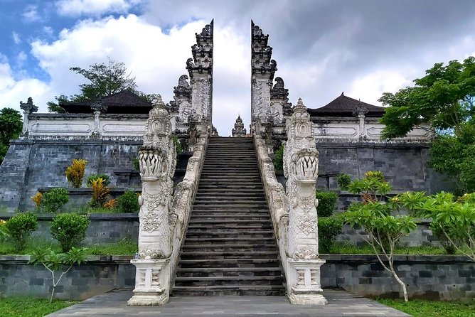 Lempuyang Tour : Heaven gate, Tirta Gangga, Goa Raja waterfall - Price, Value, and the Entrance Fee Confusion