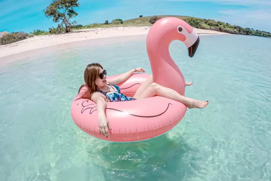 Lombok: Pink Beach, Gili Petelu & Private Snorkeling Tour - Gili Pasir and Pantai Segui: Pink Sand You Can Actually Enjoy