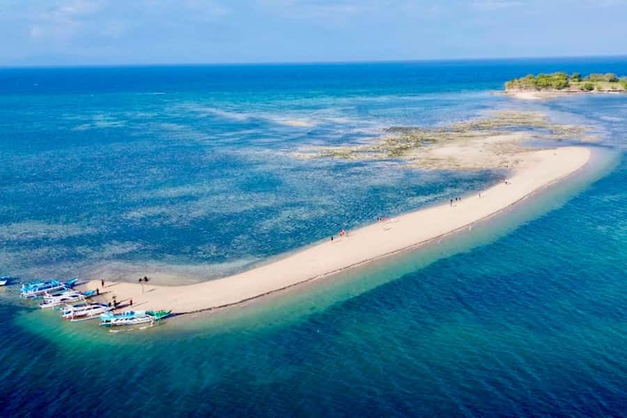Lombok: Pink Beach, Gili Petelu & Private Snorkeling Tour - Gili Gambir for a Second Snorkel Round and More Relaxation