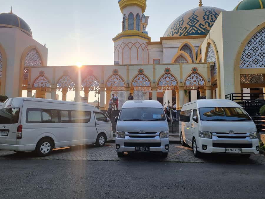 Lombok: Private Customizable Tour with Driver-Guide - Markets and local food stops that feel like Lombok, not a checklist