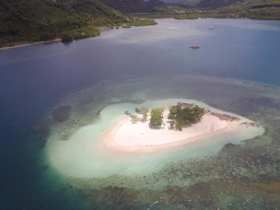 Lombok Secret Gili: Island Hopping & Snorkelling Trip - Stop 1: Gili Nanggu for jump-in snorkeling and island views