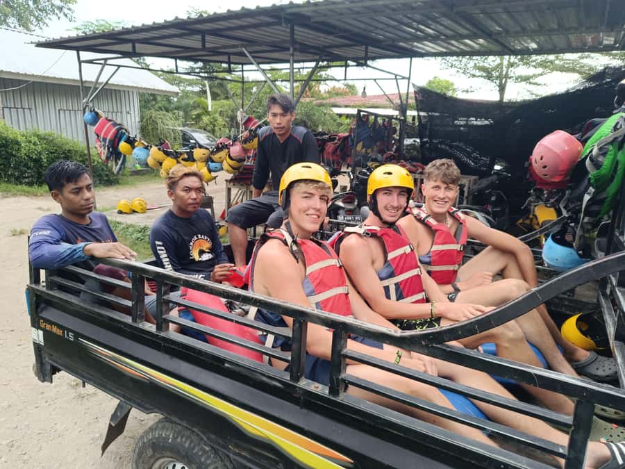 Lombok: Waterfall Benang Kelambu & River Rafting Trip - Lingsar Temple stop: a quick culture moment before the river