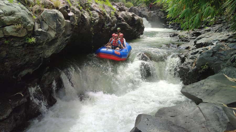 Lombok: Waterfall Benang Kelambu & River Rafting Trip - Jangkok River rafting: gentle rapids, real fun, pro guidance