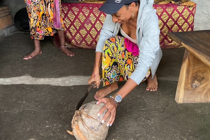 Make Traditional Bali Coconut Oil with a Balinese Family - Why coconut oil in Taro feels like a home visit, not a factory tour