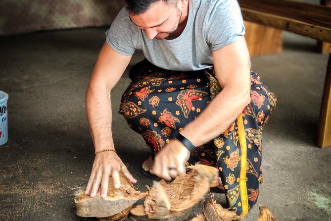 Make Traditional Bali Coconut Oil with a Balinese Family - Your take-home souvenir plan: coconut oil, plus an optional silversmith class