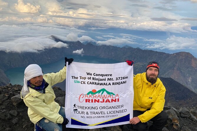 MOUNT RINJANI CLIMB 2DAYS to Crater rim - Guides and porters: the support is the secret ingredient