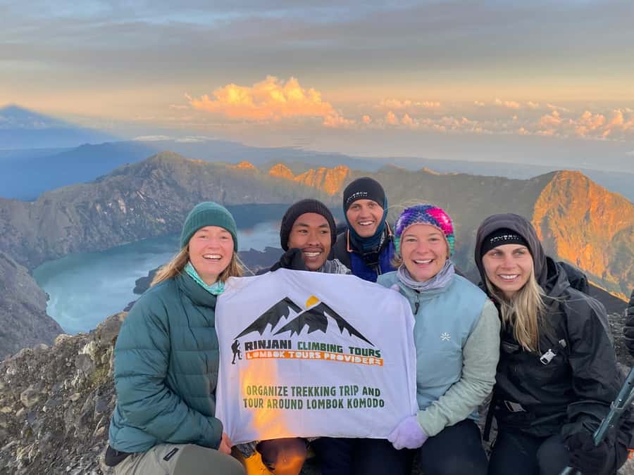 Mount Rinjani Trekking 2D/1N Summit Sunrise & Sunset Views - Weather, Summit Closures, and Staying Flexible