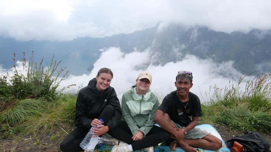 Mount Rinjani Trekking 2D/1N Summit Sunrise & Sunset Views - Day 1: The Long Sembalun Hike Up to Crater Rim Camp