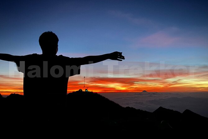 Mt Rinjani Trekking 2 Days 1 Night (Senaru Crater Rim) - What to pack, since key gear is not included