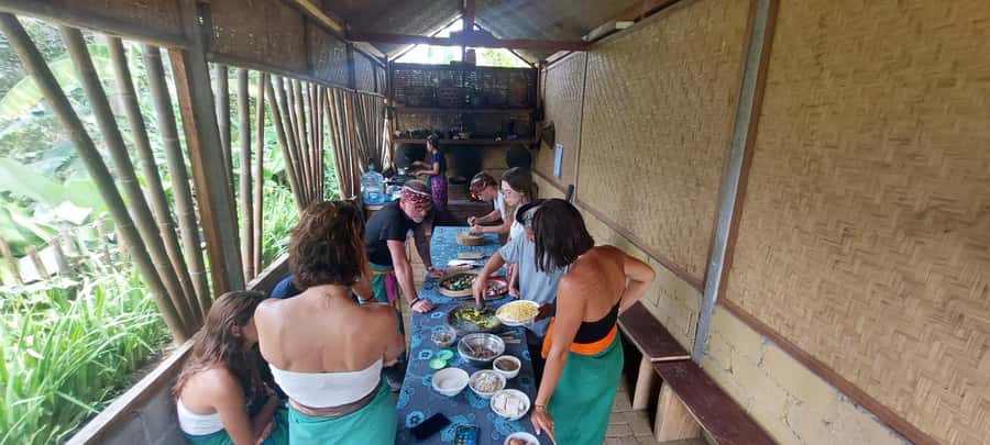 Munduk Balinese Cooking Class lunch/Dinner at a Local Home - Who should book this Munduk cooking class