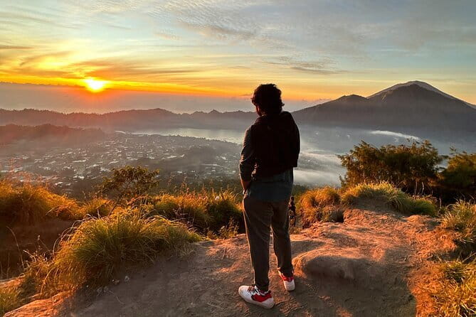 Munduk: Twin Lake Jungle Hike, Ulun Danu Temple, & Waterfall - Pura Dalem Tamblingan and Ulun Danu Tamblingan: temples that feel tied to the water