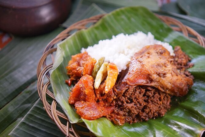 Night Walking Tour-Malioboro street food with guide at Yogyakarta - Beringharjo Traditional Market: herbs, spices, and fruit you might not know