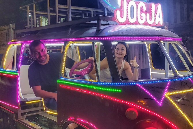 Night Walking Tour-Malioboro street food with guide at Yogyakarta - Nirboyo Gate and the Sultan Palace edge by becak or trishaw