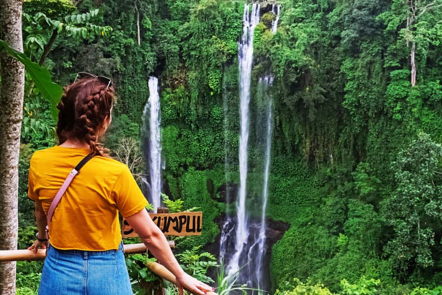 North Bali: Sekumpul Waterfalls and Ulun Danu Temple Tour - Trek to Sekumpul: Stairs, Footing, and How to Dress for the Water