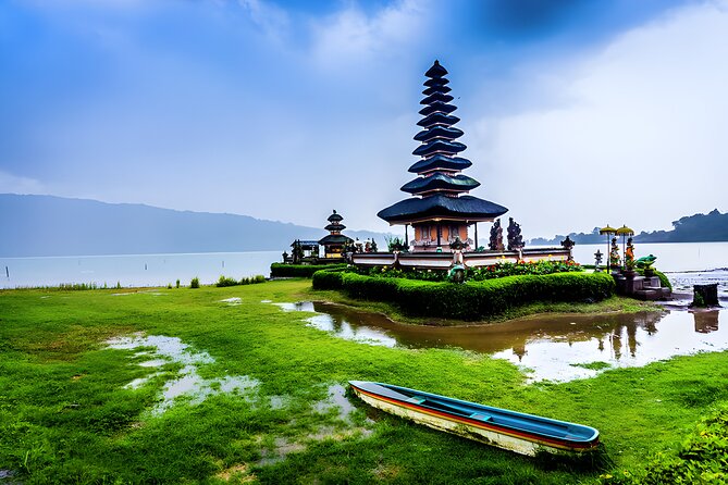 North Bali Tour - Visiting Rice Terrace, Lake, Waterfall, Temple and Hot Spring - Pickup from Seminyak and the value of a private ride