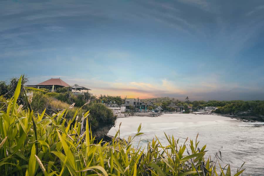 Nusa Lembongan & Nusa Ceningan Island Tour - The Yellow Bridge crossing: the iconic way to reach Nusa Ceningan