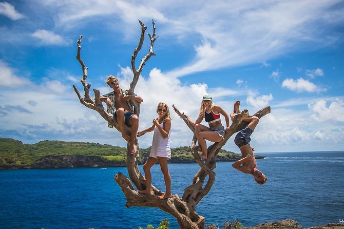 Nusa Penida Instagram Tour: Legendary Spots (Private & All-Inclusive) - Crystal Bay: black-sand water time with gear options