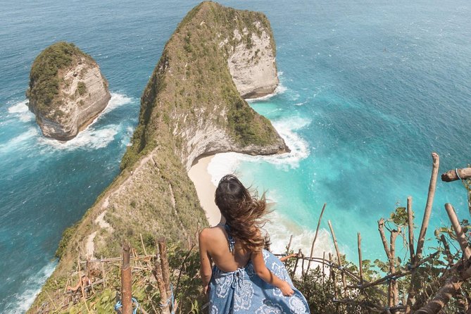 ️ Nusa Penida Instagram Tour: The Most Famous Spots (Private All-Inclusive) - Stop 2: Atuh Beach for White Sand, Cliffs, and That Icon Arch