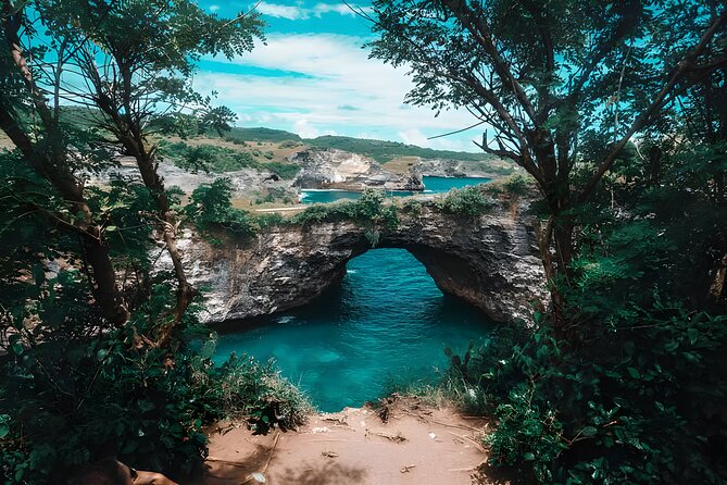 Nusa Penida Island Beach Tour With Snorkeling - Departure From Bali Island - Kelingking Beach: the best kind of cliff view, with one big timing trick