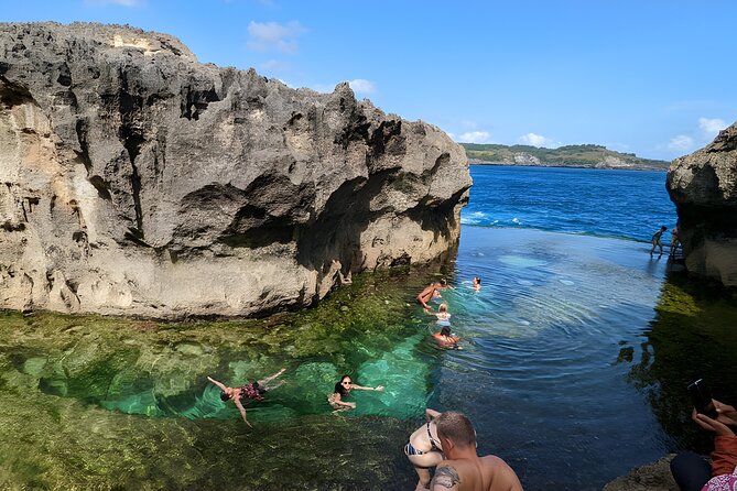 Nusa Penida Island Beach Tours with Snorkeling From Bali - Lunch and the simple truth about showers and toilets