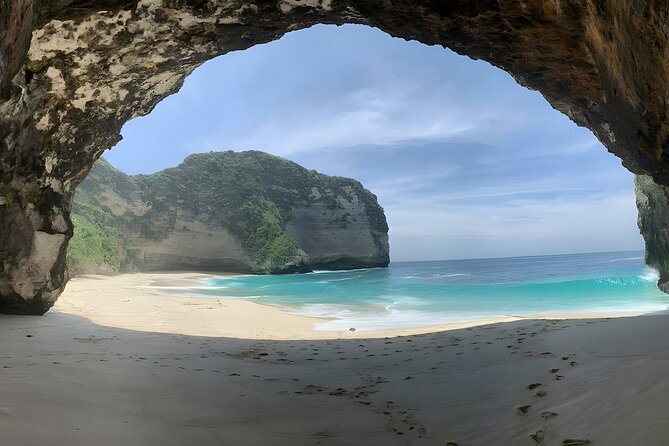 Nusa Penida Island Beach Tours with Snorkeling From Bali - Group size and language: what to expect on a Penida day